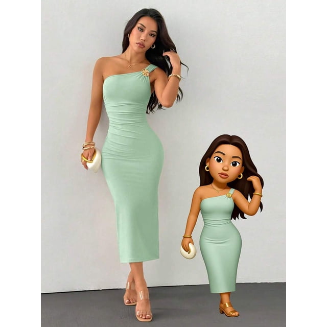 Vestido Midi Verde Menta Con Broche Dorado Y Cuello Asimétrico
