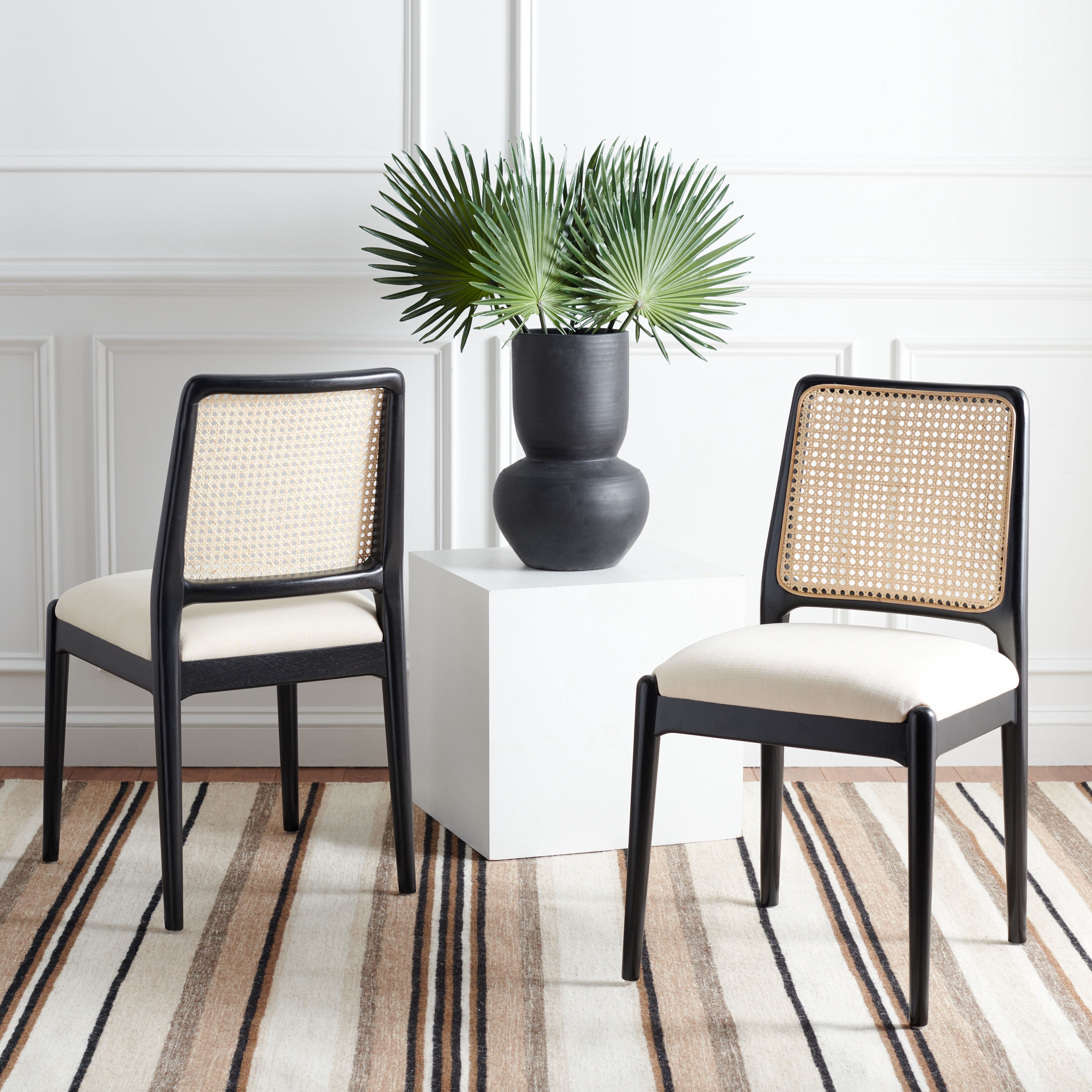 SAFAVIEH Reinhardt Rattan Dining Chair, Black/White, Set of 2 (19 in. W x 17.5 in. D x 32 in. H)