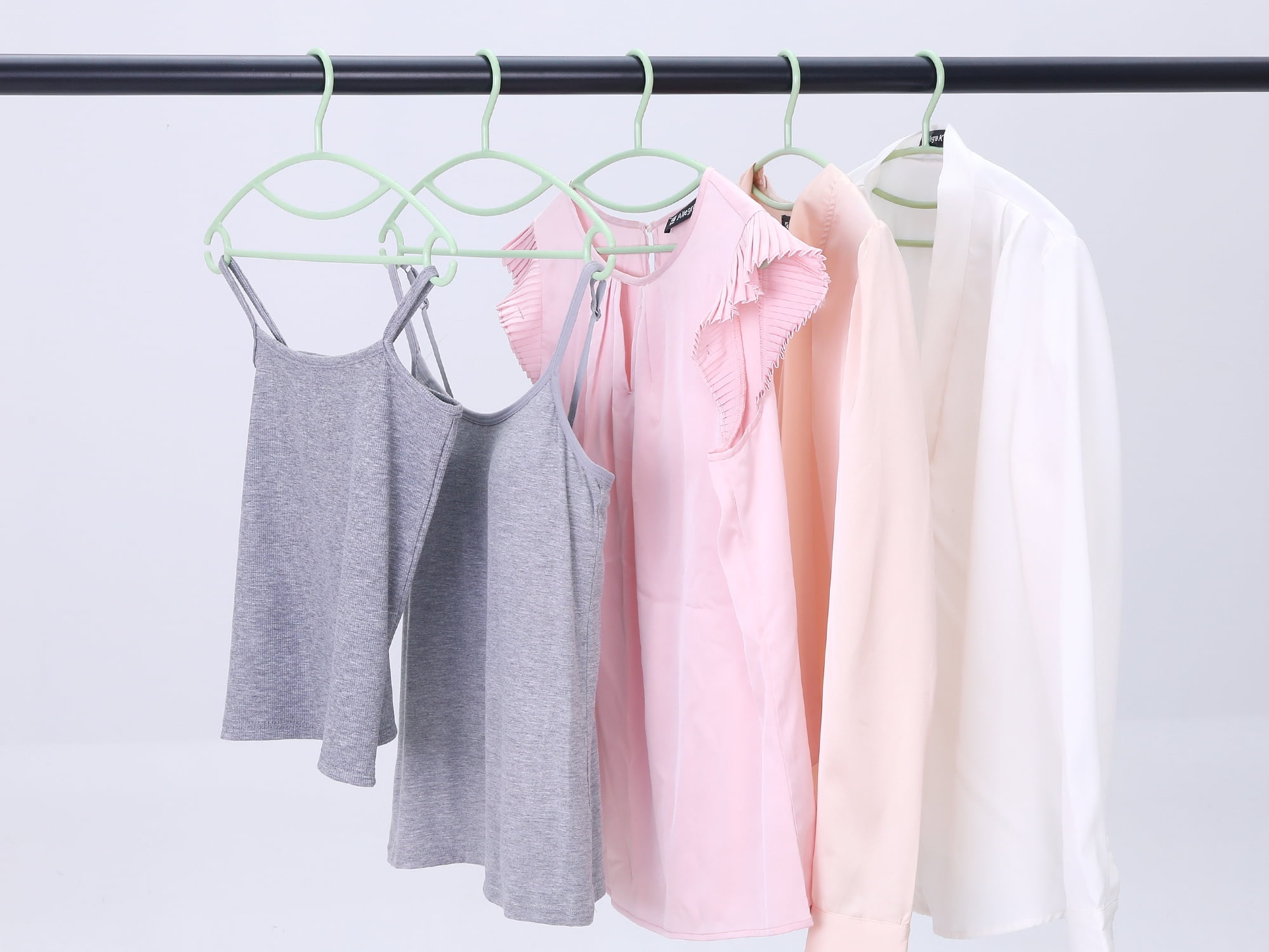 Unique Bargains Plastic Non-Slip Hangers Space Saving Clothes Hangers 30 Packs Light Green