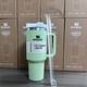 thumbnail image 3 of Stanley Quencher H2.0 Soft Matte Collection, Vaso de Acero Inoxidable Aislado al Vacío con Tapa y Pajita para Bebidas Heladas y Frías 40oz, 3 of 5