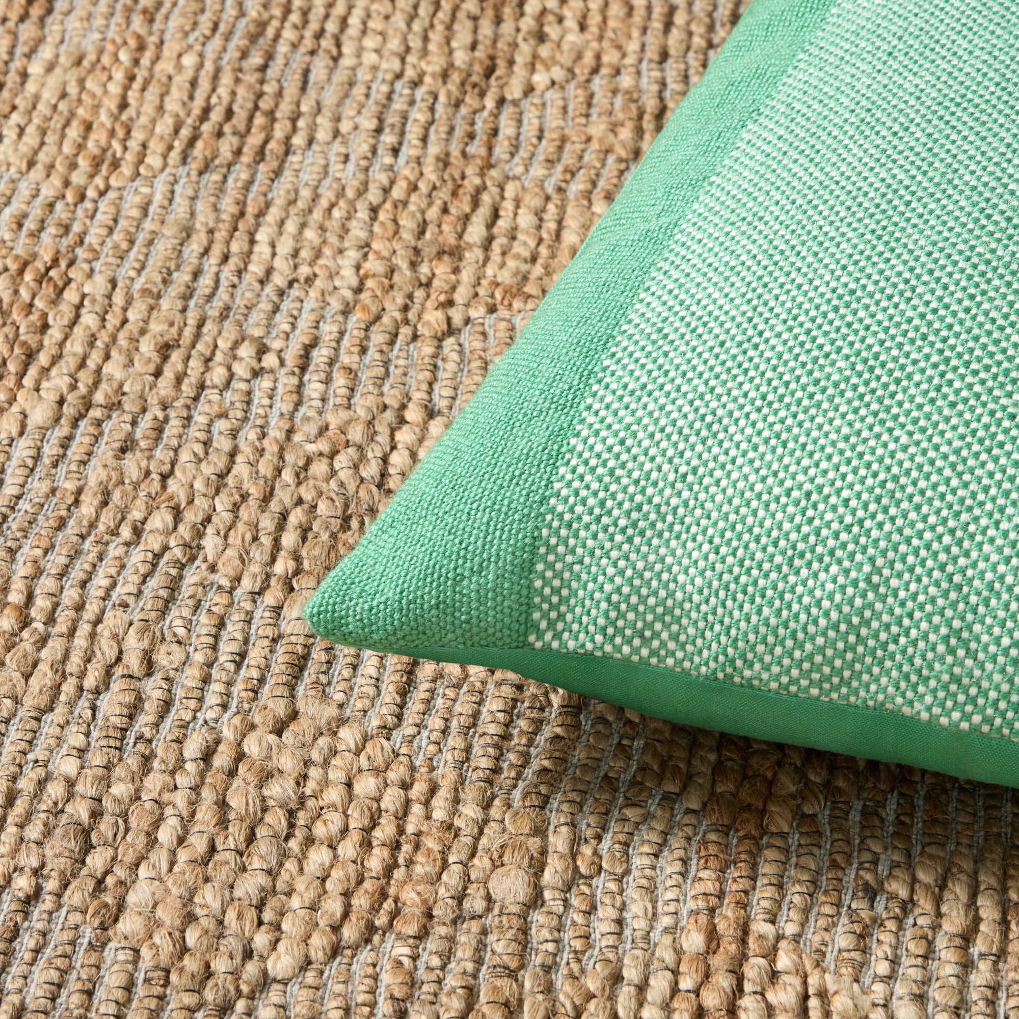 TOWN & COUNTRY TERRA Alara Solid Border Handcrafted Indoor Outdoor Decorative Pillow, 100% Recycled Materials, UV Fade Resistant, Water Repellent, Green/Ivory, 14"x20"
