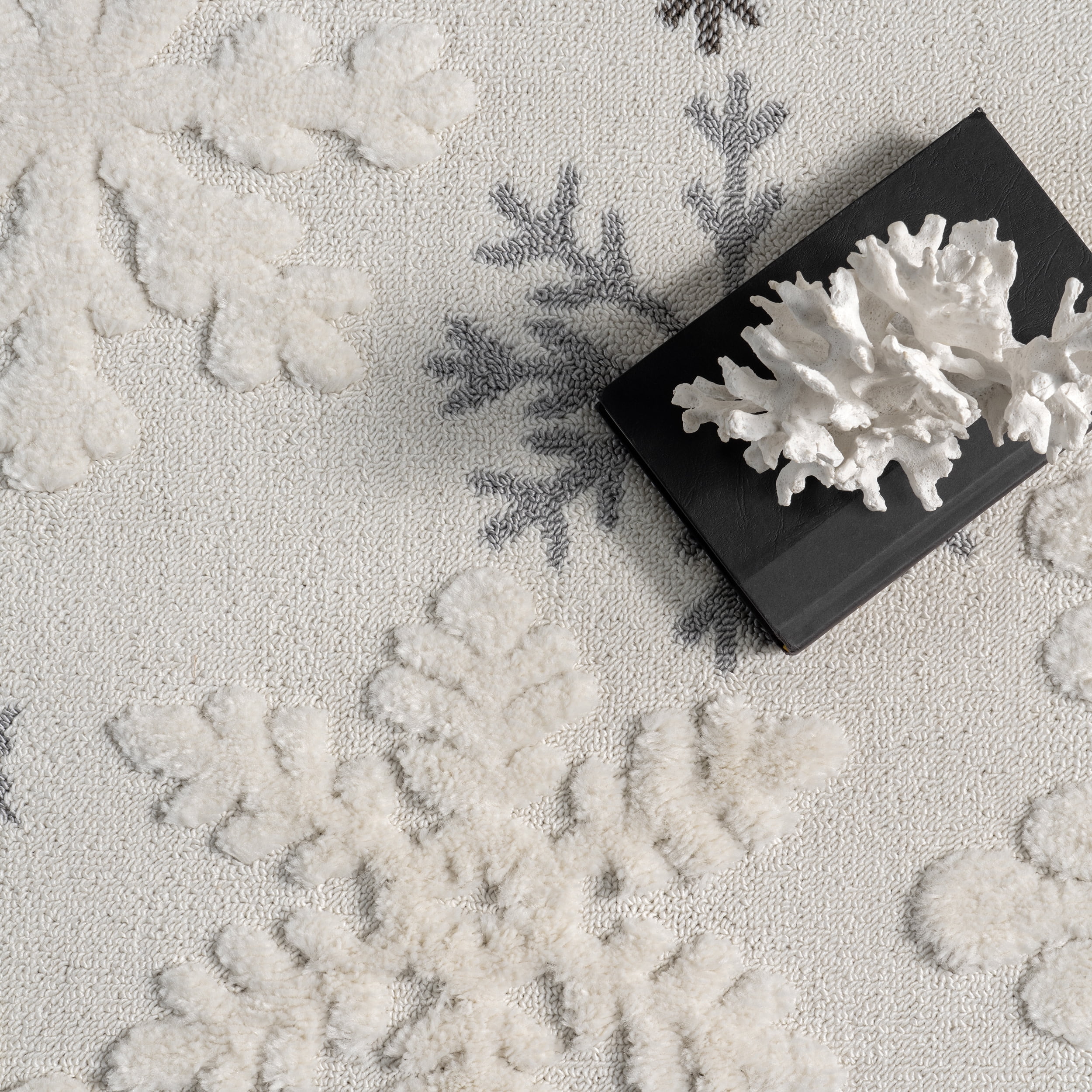 nuLOOM Unity High-Low Snowflake Tasseled Area Rug, 6' 7" x 9', Light Grey