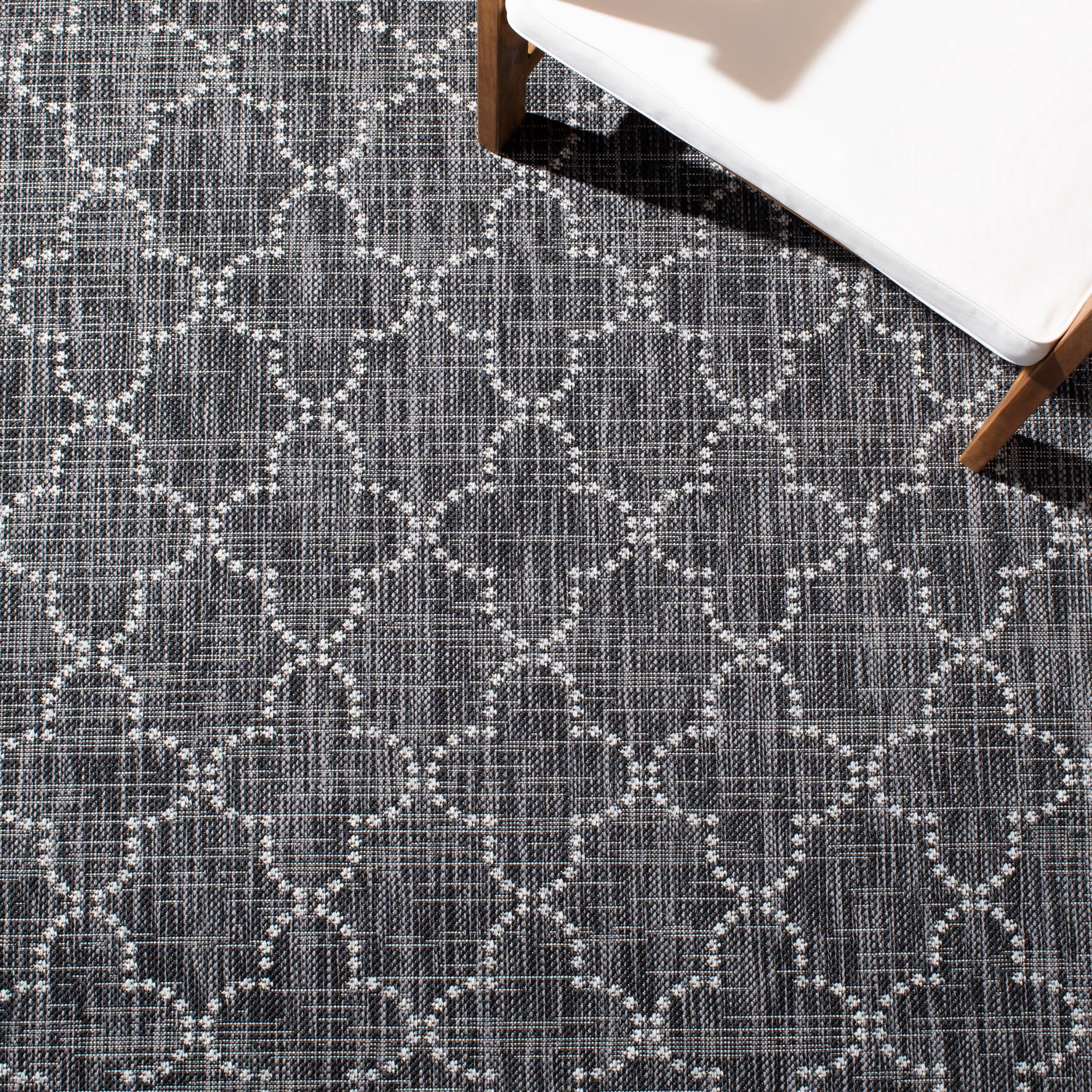 Safavieh Courtyard Joan Geometric Indoor/Outdoor Area Rug, Black/Gray, 9' x 12'