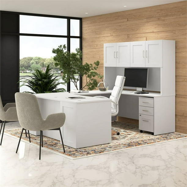 U desk outlet with hutch
