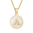 thumbnail image 2 of Collar de acero inoxidable con letras en forma de concha de color dorado redondo para mujer, colgante de acero de titanio de estilo europeo y americano con 26 letras en inglés, 2 of 6
