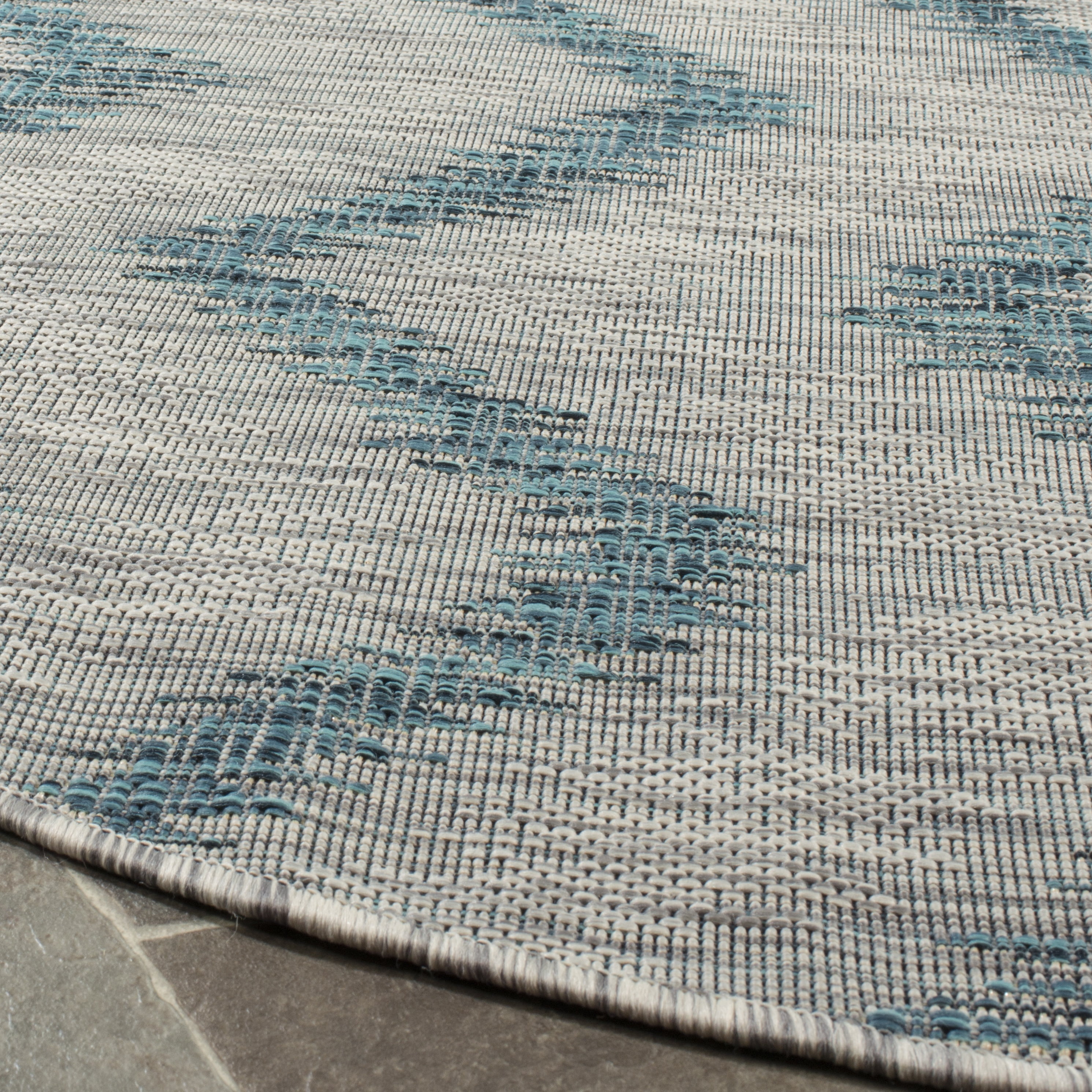 SAFAVIEH Courtyard Clark Chevron Indoor/Outdoor Area Rug, 6'7" x 6'7" Round, Grey/Blue