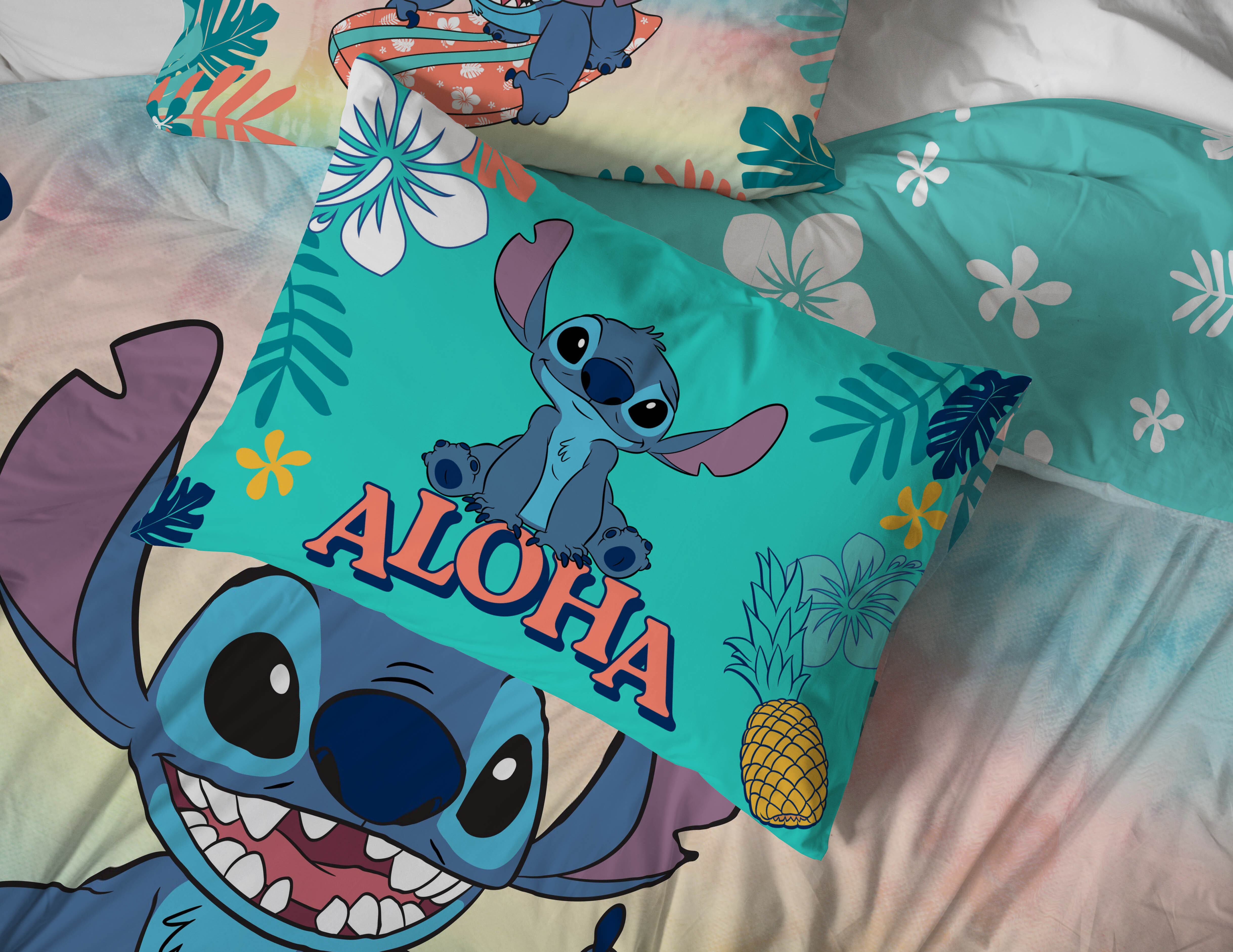 Stitch Island Vibes 3-Piece Reversible Queen Comforter & Pillowcase Set, Polyester, Multicolor