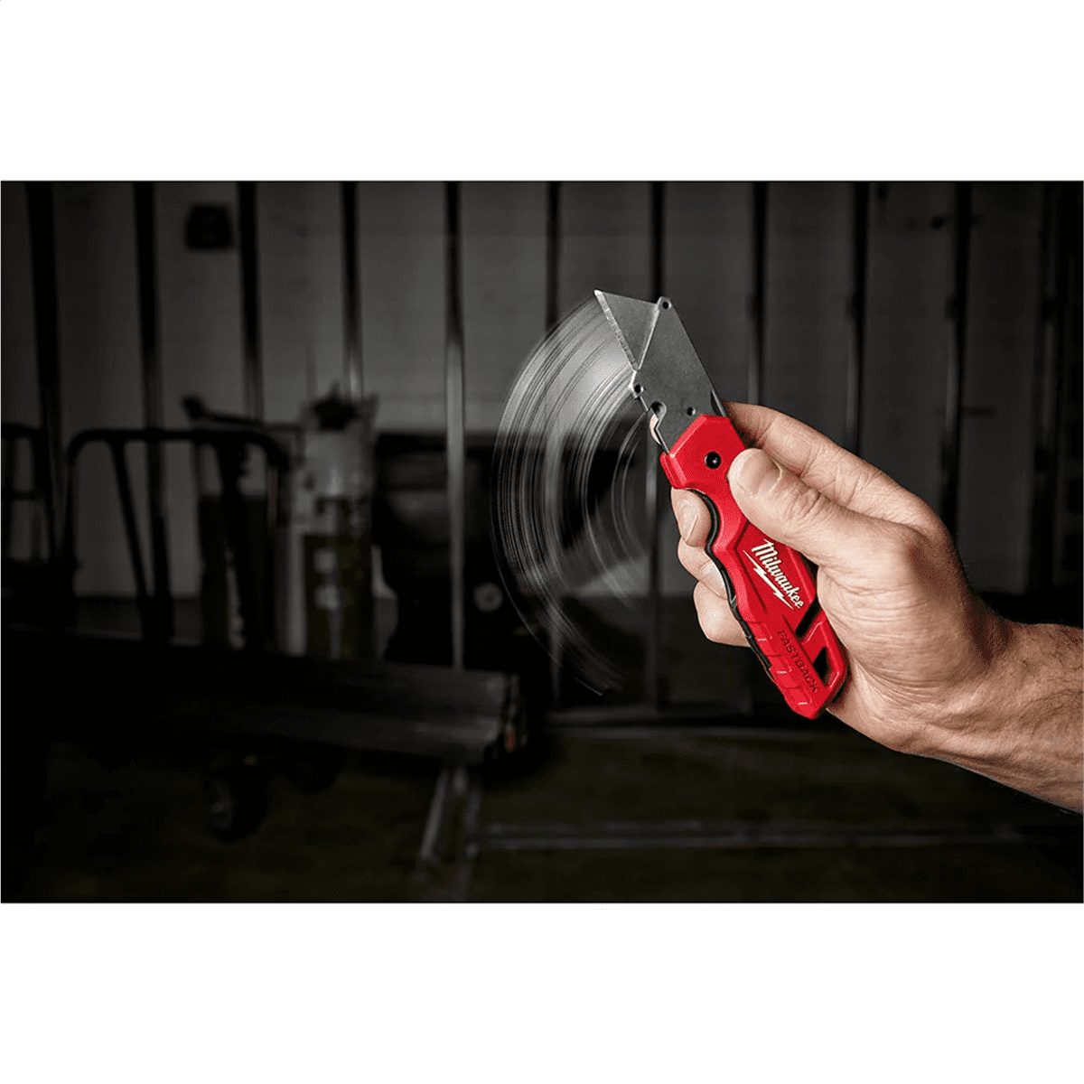 Milwaukee Tool FASTBACK Folding Utility Knife with Blade Storage