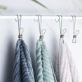 thumbnail image 2 of Clips de tela para colgar, 6 uds., soportes multifuncionales de plástico a prueba de viento sin costuras, edredón, pantalones, zapatos, ropa Almacenamiento y organización del hogar 11 cm/4.33 pulgadas Matsuzay HA079632-02B, 2 of 6