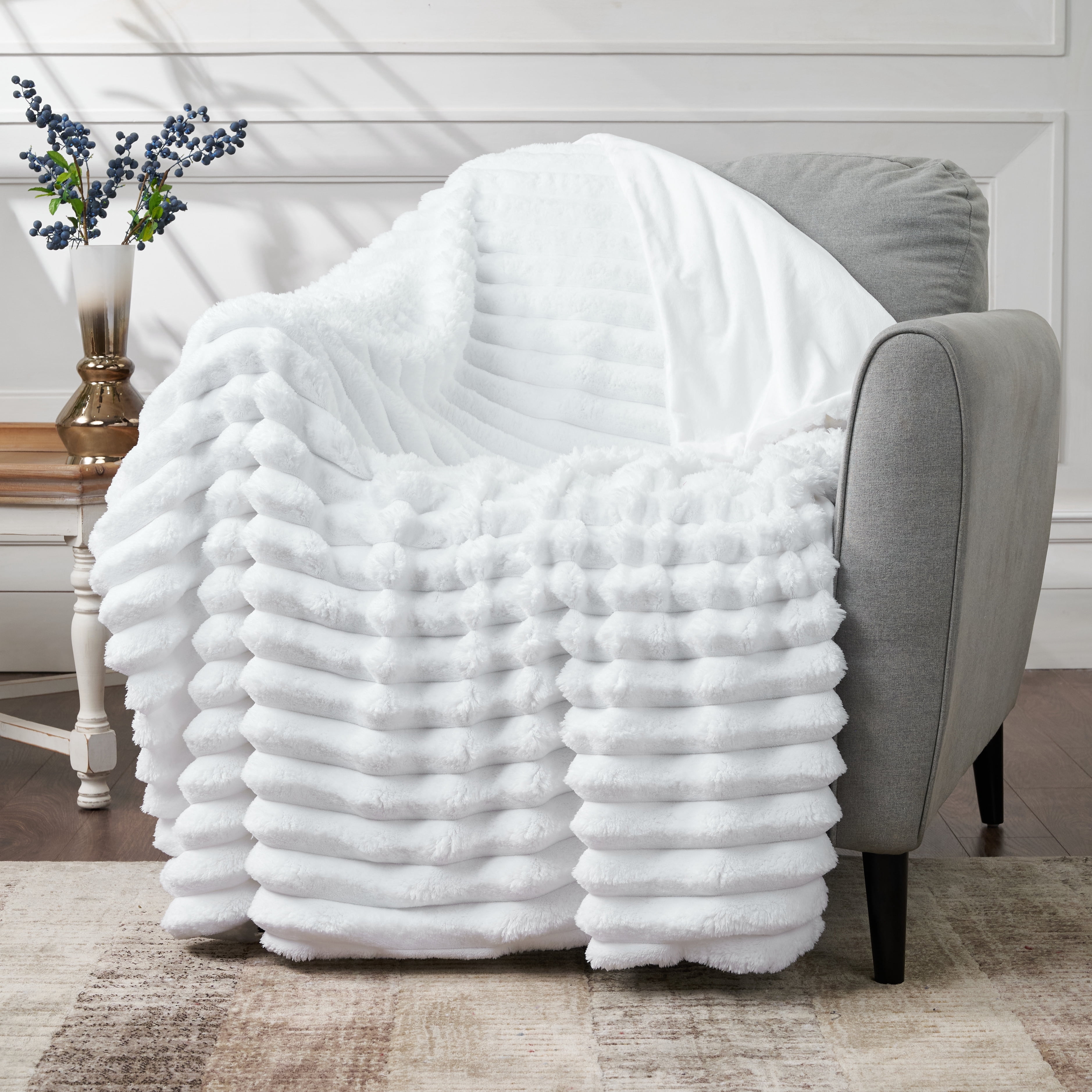 CBCHome Jumbo Plush Ribbed Twin Extra Long College Dorm Bed Blanket - Super Soft, Fluffy Back to School Essentials for Girls Guys Teens (Bright White, Twin/Twin XL 66"x90")