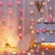 thumbnail image 1 of Guirnalda de luces LED con forma de rosa, 20 LED, arreglo floral, guirnalda de luces decorativa para San Valentín, 300cm para cumpleaños y Día de San blanco rosa Yinane Luces de cadena, 1 of 8