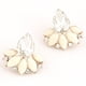 thumbnail image 3 of Pendientes de Hojas Brillantes Xihbxyly para Damas Color Beige, 3 of 3