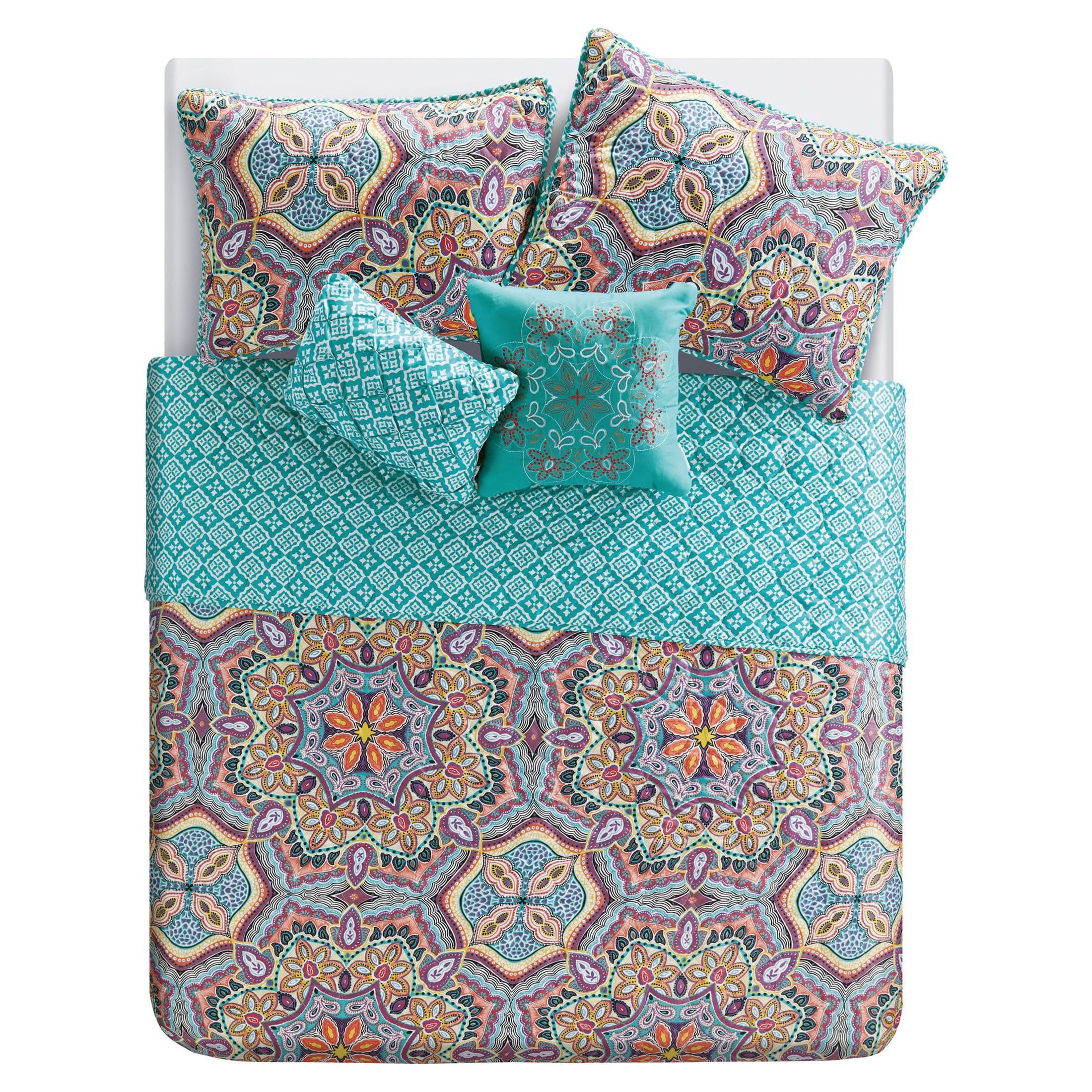 VCNY Home Yara 5-Piece Aqua Medallion Reversible Quilt Set, Full/Queen, Adult, Unisex