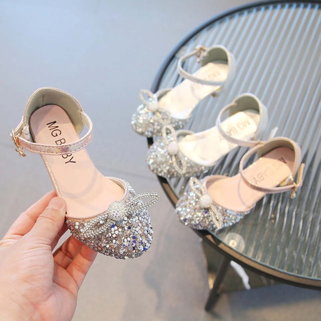 RKSTN Sandales pour Filles Nœud Brillant Strass Bout Rond Bout Couvert Talon Couvert Chaussures en Cuir Pu Semelle Souple Talon Bas Sandales d'Été avec Sangle Réglable