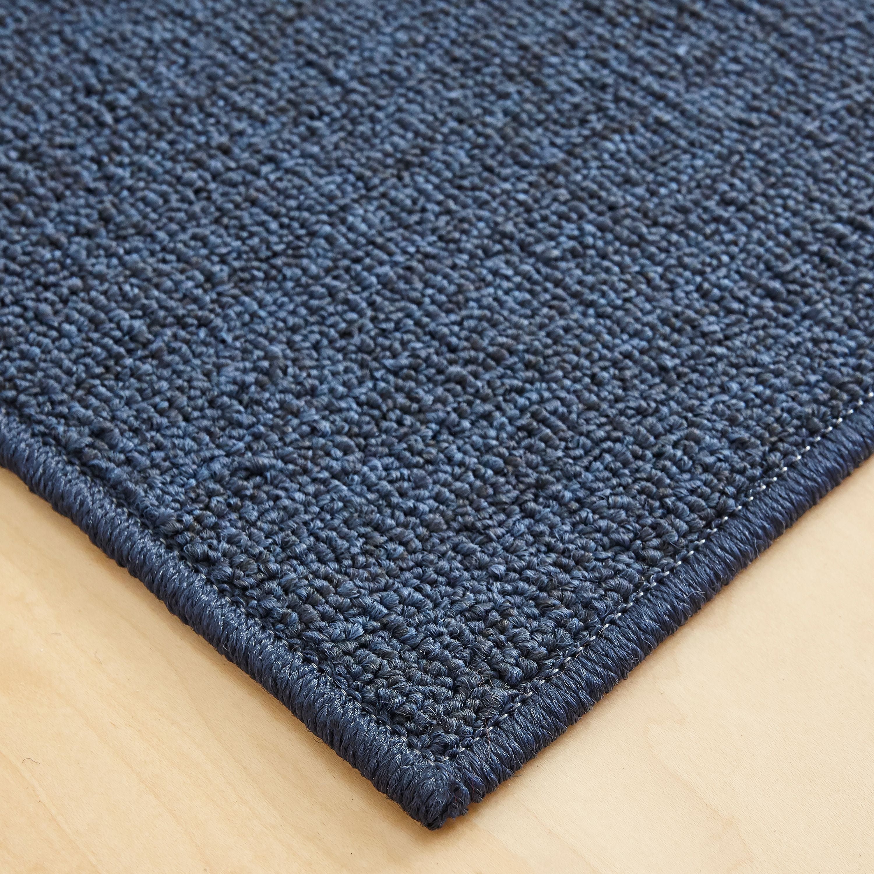 Mainstays Titan Solid Area Rug, Navy, 17.4" x 30"