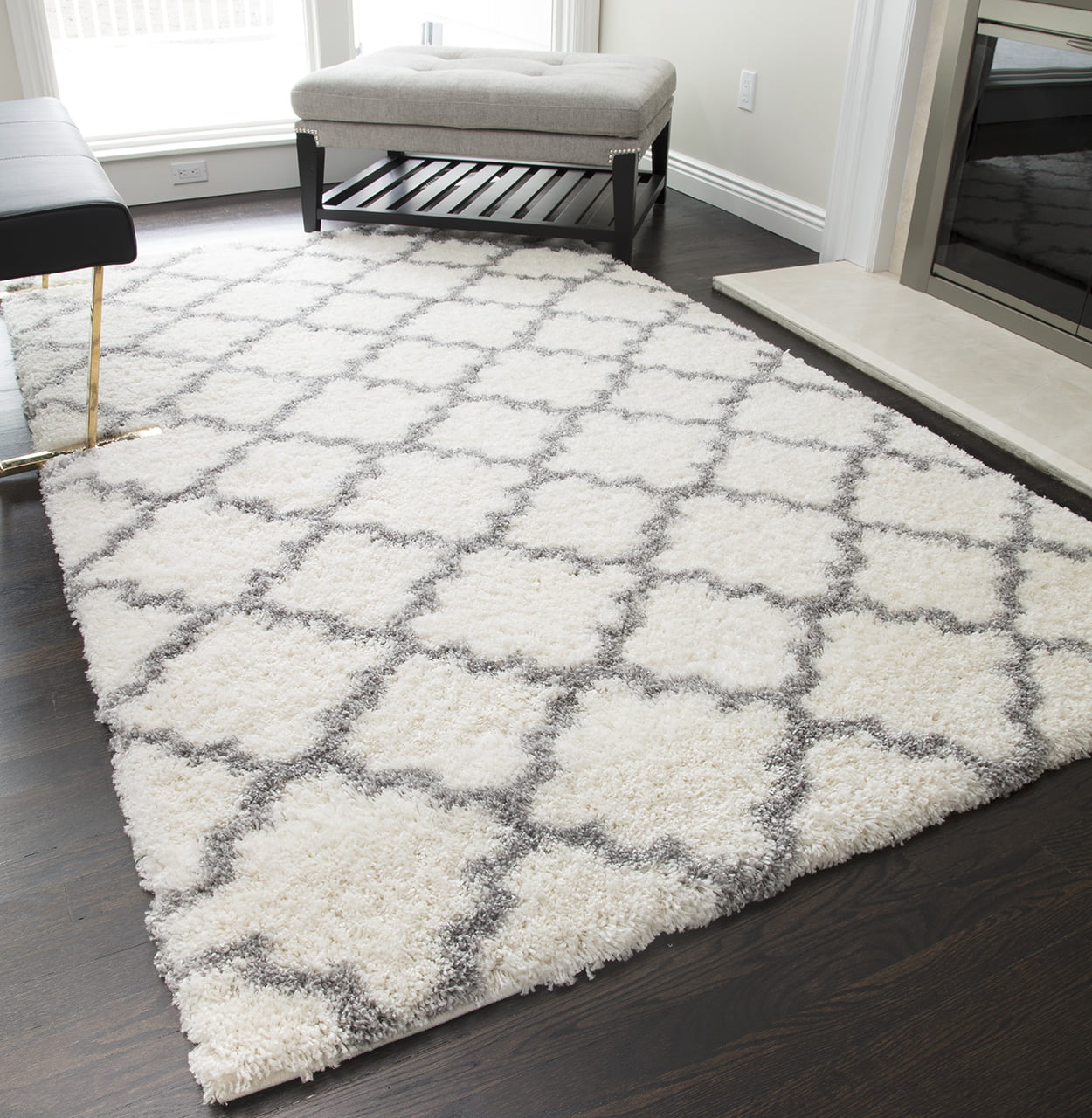 Rugs America Feather Collection, Grey Quatrefoil Rug