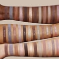 thumbnail image 3 of Paleta de sombras de ojos Lamora Nude Neutral 12 tonos con espejo, 3 of 9
