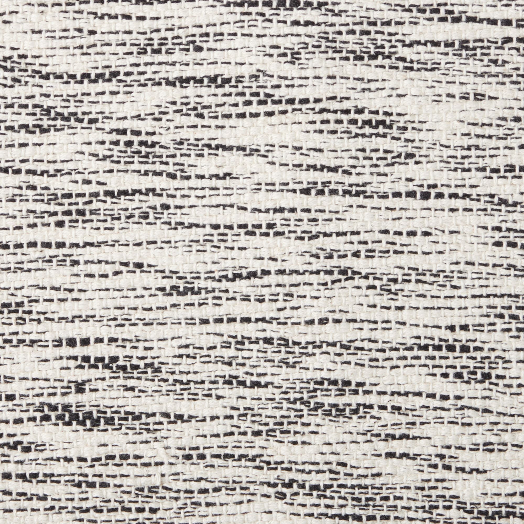 Mainstays Stripe Fringe Placemat, Black, 17 in Round, 1 Piece