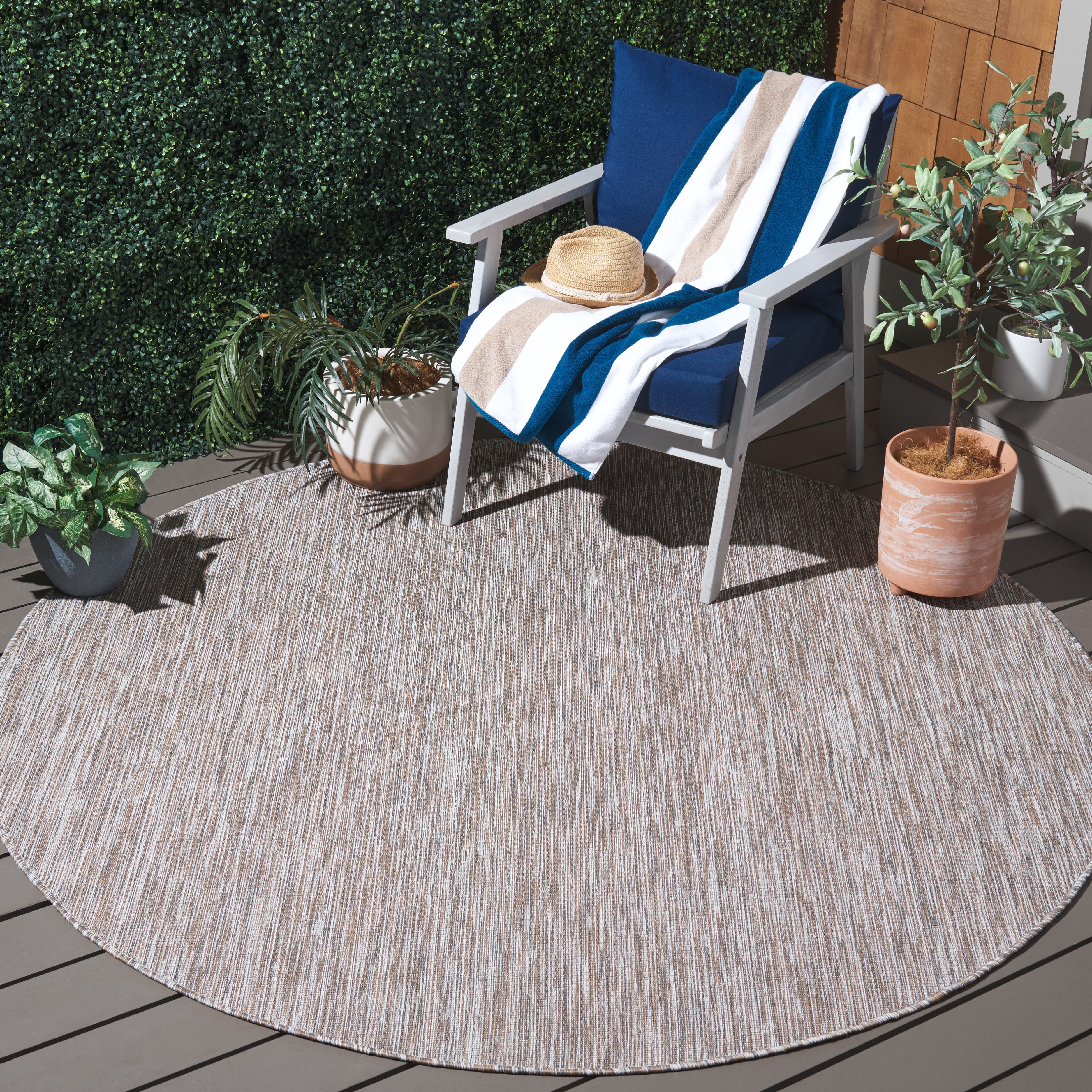 Safavieh Courtyard Emmeline Abstract Indoor/Outdoor Area Rug, Ivory/Beige Gray, 6'7" x 6'7" Round
