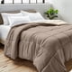 thumbnail image 2 of Edredón de Plumón Alternativo Bare Home Reversible 1800 Tamaño King/Cal King Gris Topo/Arena, 2 of 8