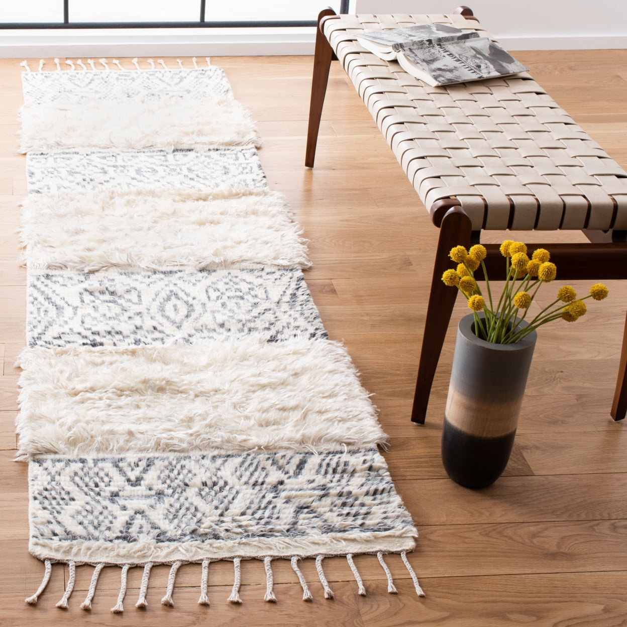 SAFAVIEH Manhattan Earnestine Southwestern Runner Rug, Ivory/Grey, 2'3" x 8'