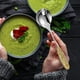 thumbnail image 4 of Cuchara de sopa de girasol, juego de 4, acero inoxidable 18/10, cuchara de caldo con acento dorado, pulido espejo fino, 4 of 4