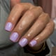 thumbnail image 2 of Uñas postizas cortas de color morado claro, cuadradas, lilas, uñas postizas cortas, pegamento en uñas cuadradas cortas, pegamento de gel en las uñas, uñas cortas para mujeres, uñas acrílicas gruesas,, 2 of 8