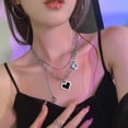 thumbnail image 2 of Collier Superposé pour Femmes: Collier Ras du Cou à Breloques en Forme de Cœur, Chaîne à Maillons, 2 of 10