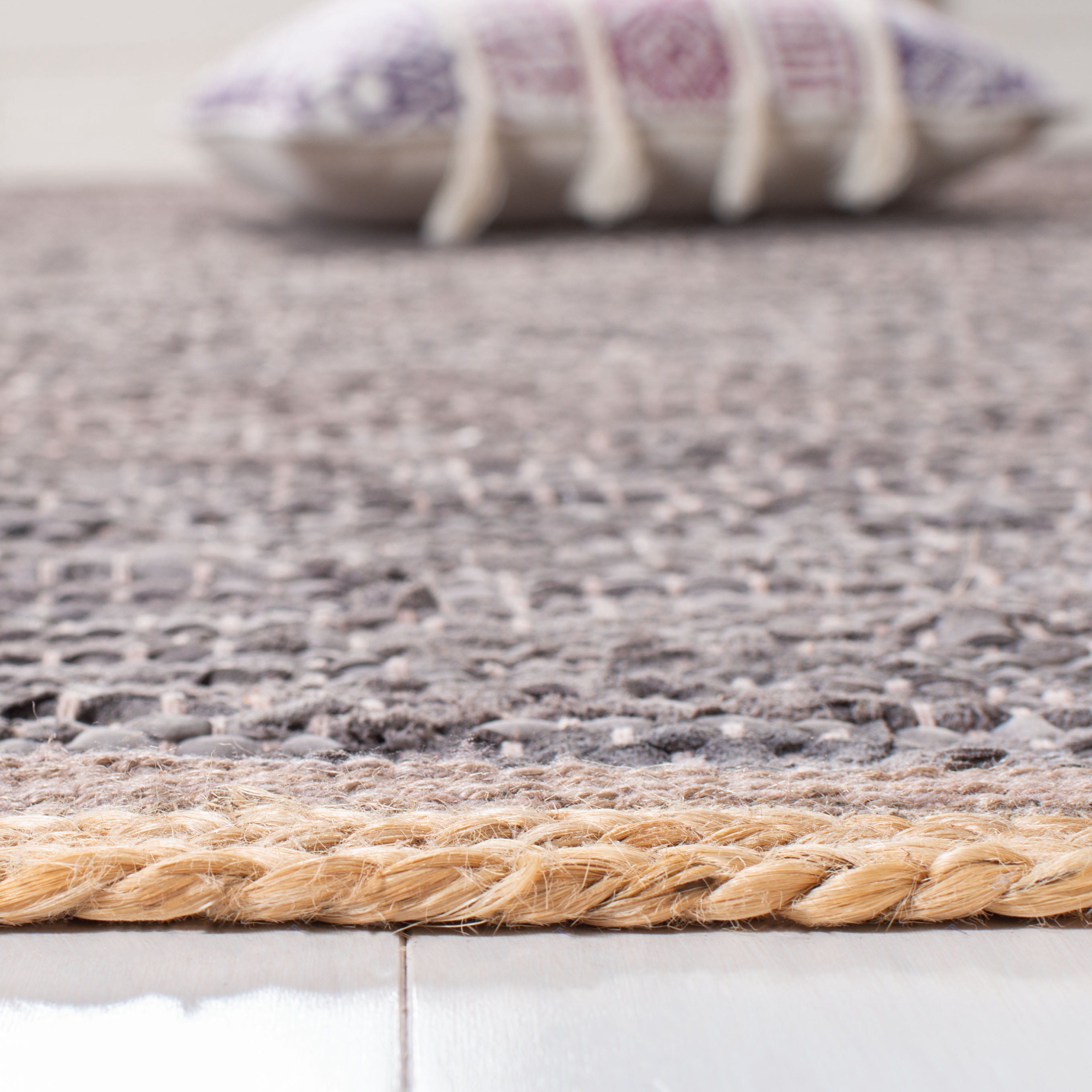 SAFAVIEH Cape Cod Ainsley Texture/Embroidery Area Rug, Light Gray/Natural, 3' x 5'