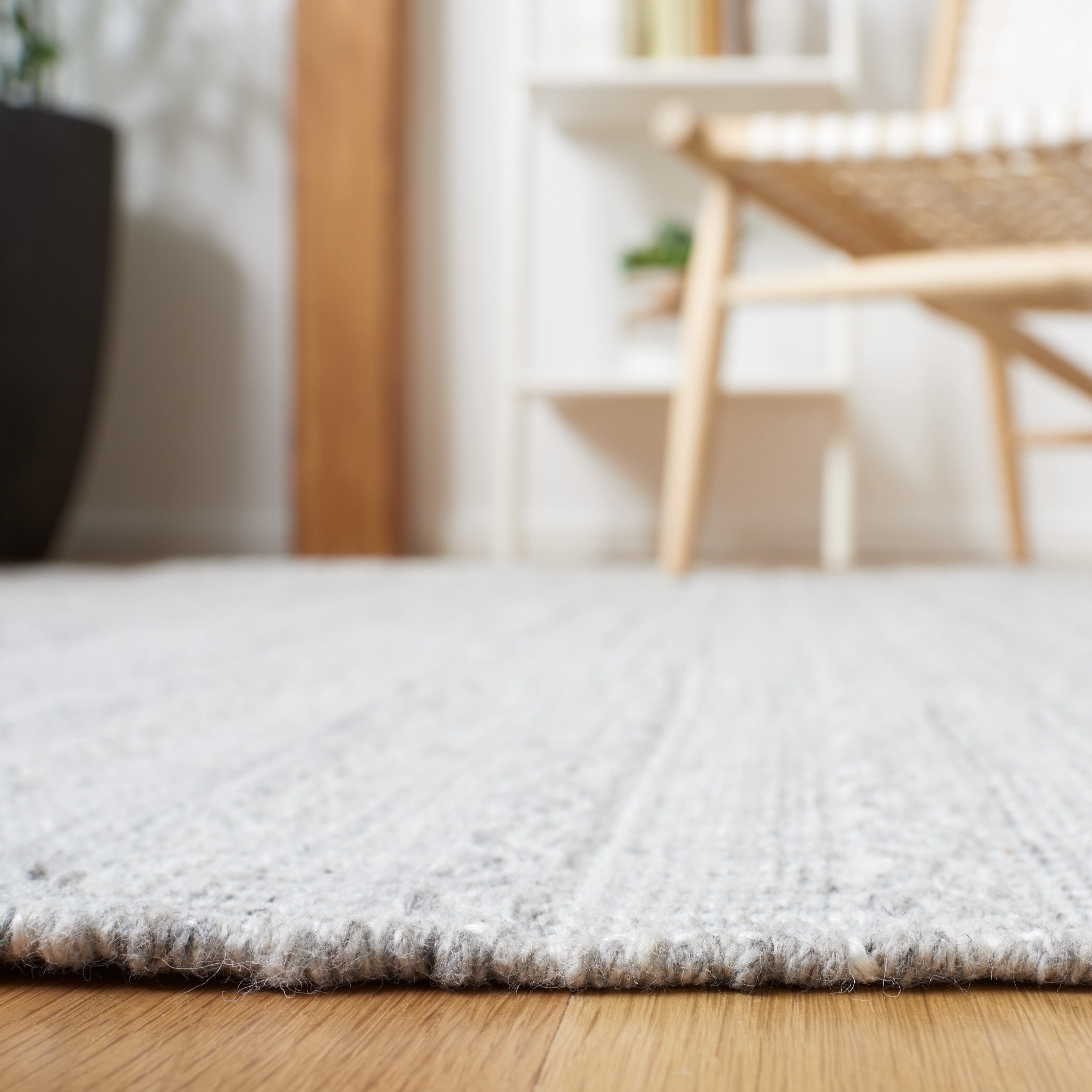 SAFAVIEH Striped Kilim Mihaela Striped Polyester Area Rug, Grey/Ivory, 8' x 10'