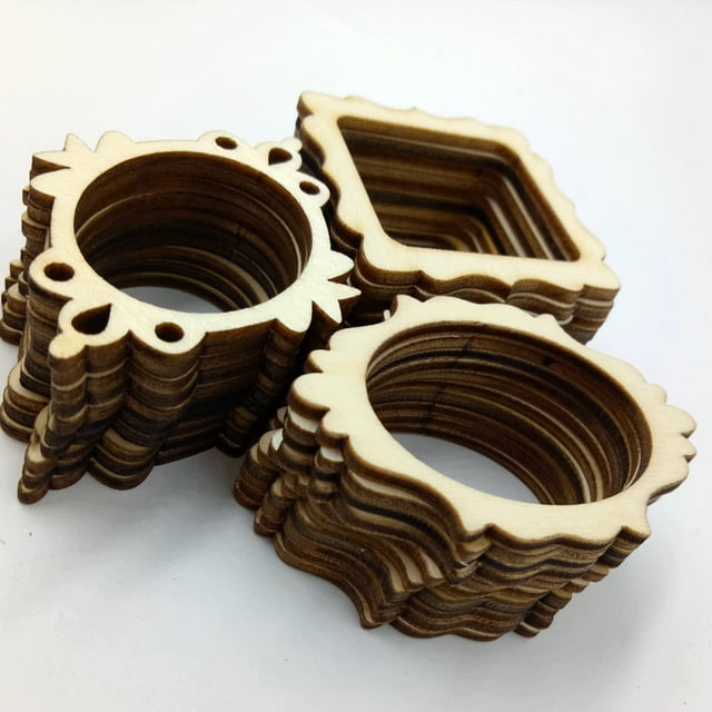 30pcs DIY Wood Slices Simple Style Handicrafts Exquisite Small Pendant Props Pendants Accessories Craft Making Accessory Wooden Unfinished Chips