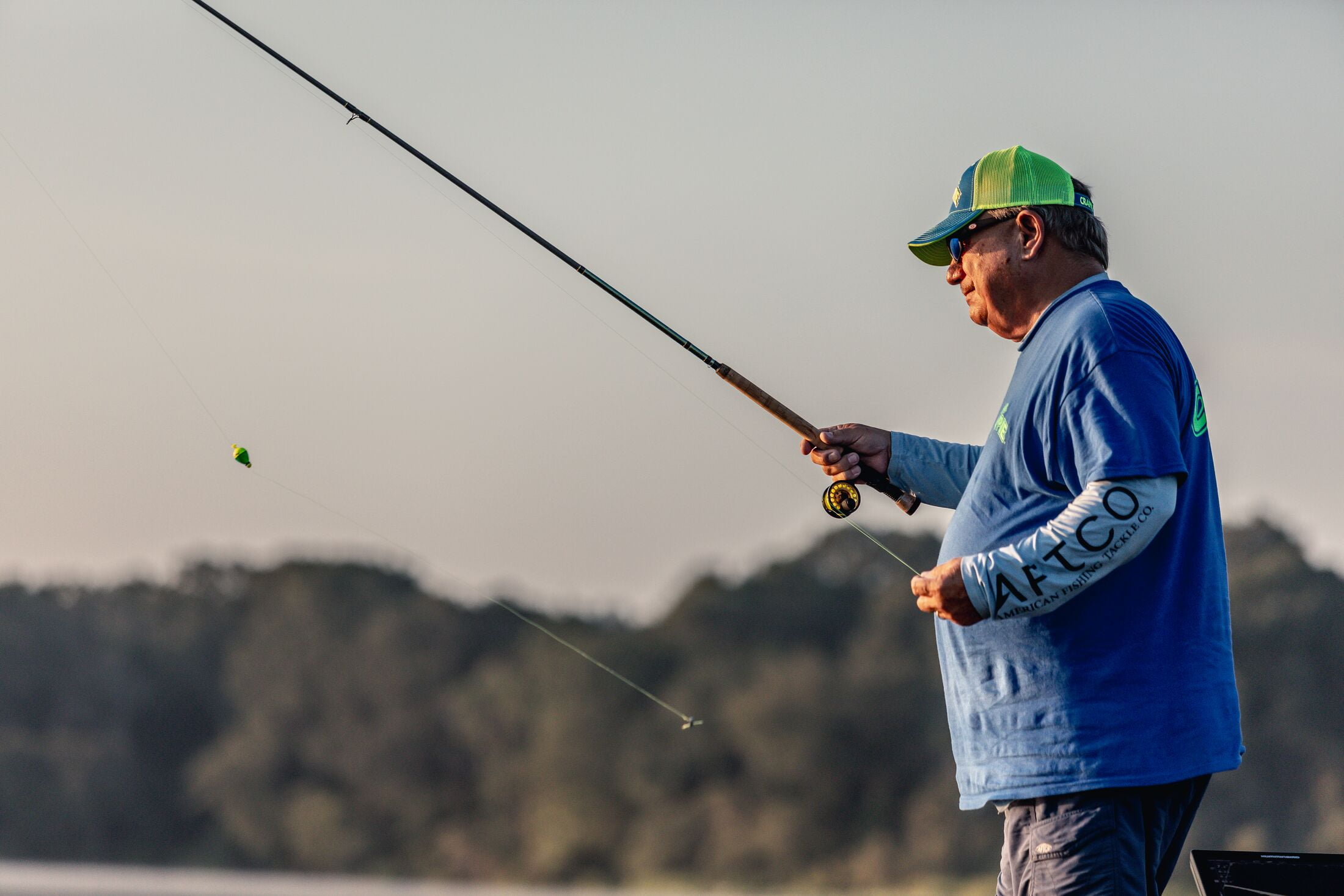 Lew's Wally Marshall Signature Series Solo Jigging Fishing Reel, 1:1 Gear Ratio, Aluminum Frame and Spool, Multi-Disc Drag, EVA Handle Knob, 6-Pound Line, Green/Gold