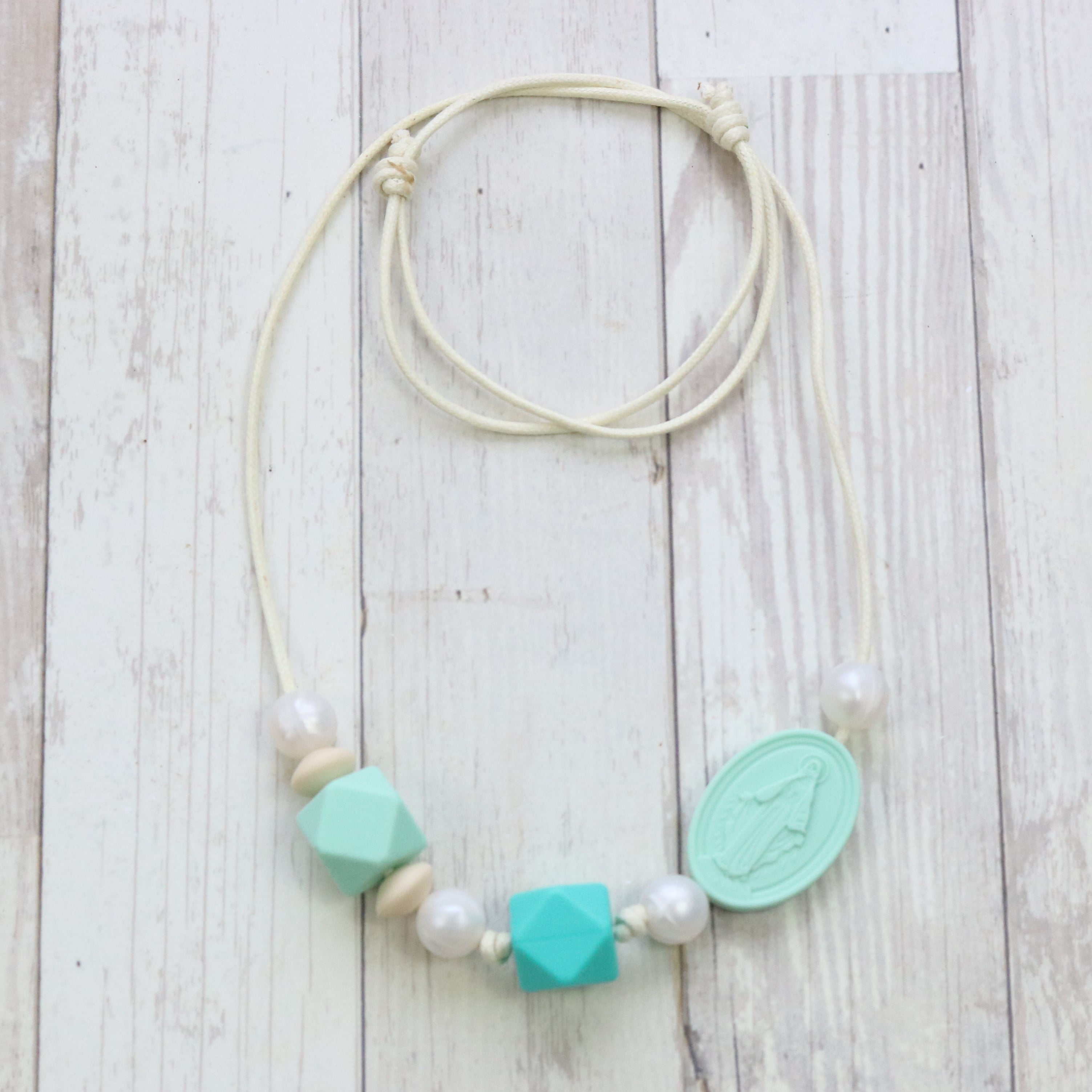 mama teething necklace