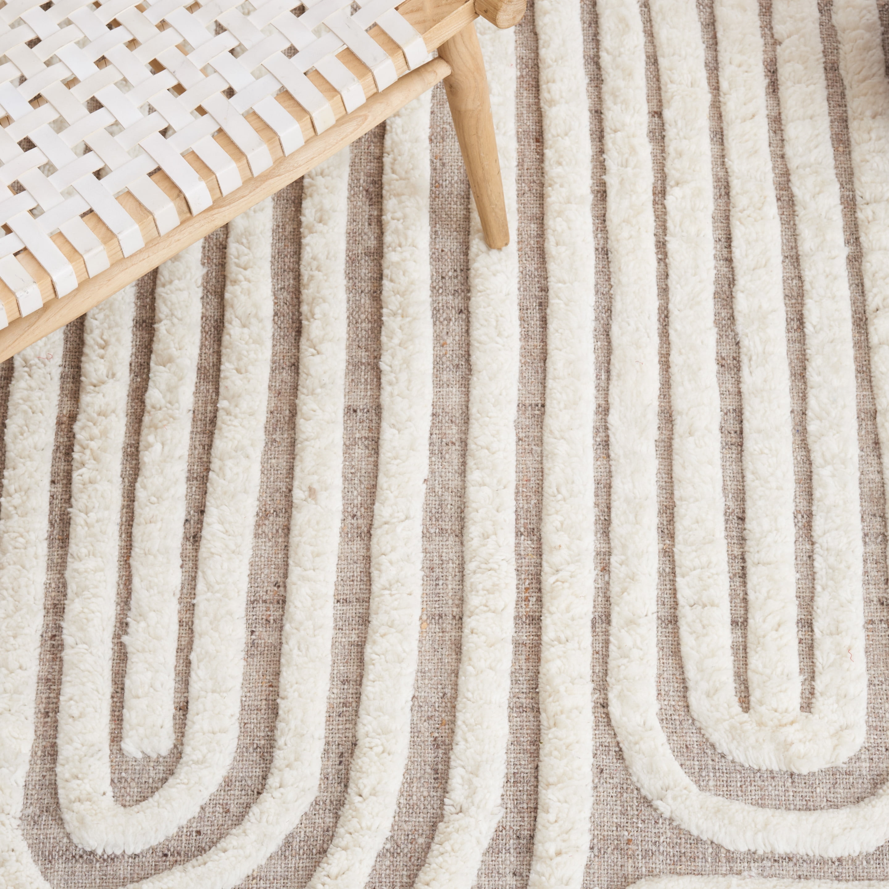 SAFAVIEH Kilim Genette Geometric Area Rug, Beige/Ivory, 4' x 6'