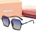 thumbnail image 1 of Gafas de sol vintage con montura grande que bloquean los rayos UV ShuxiuWang 8390614207516, 1 of 1
