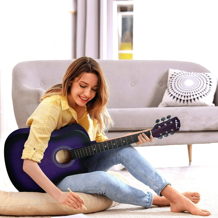 Een Deel Van Een Akoestische Gitaar, Gitaar Toets Met Snaren Op Een Zwarte Achtergrond 169016 13296