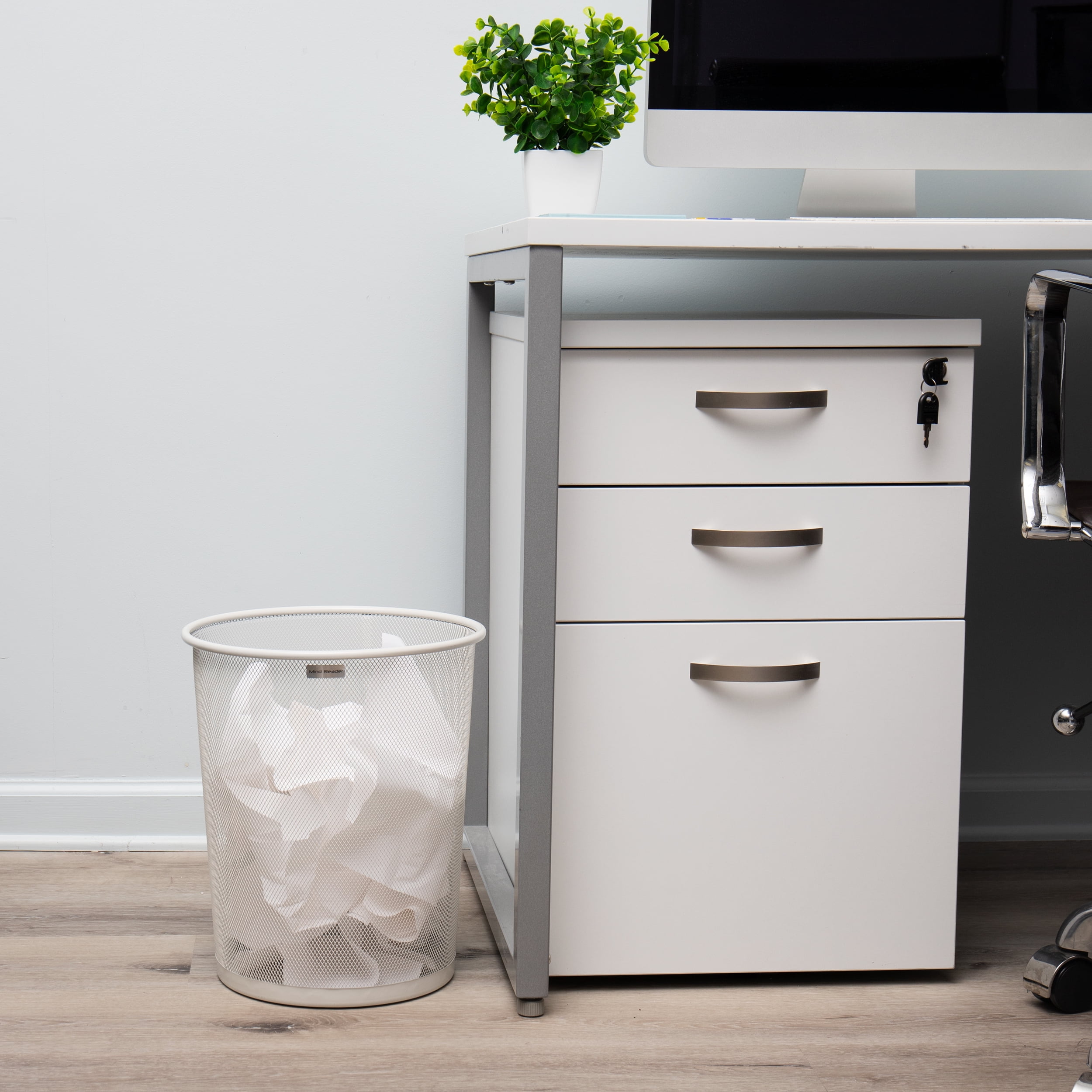 Mind Reader Mesh Trash Can, 16.65L (4.4 gal), Waste Paper Basket, Round, Office, Metal, White