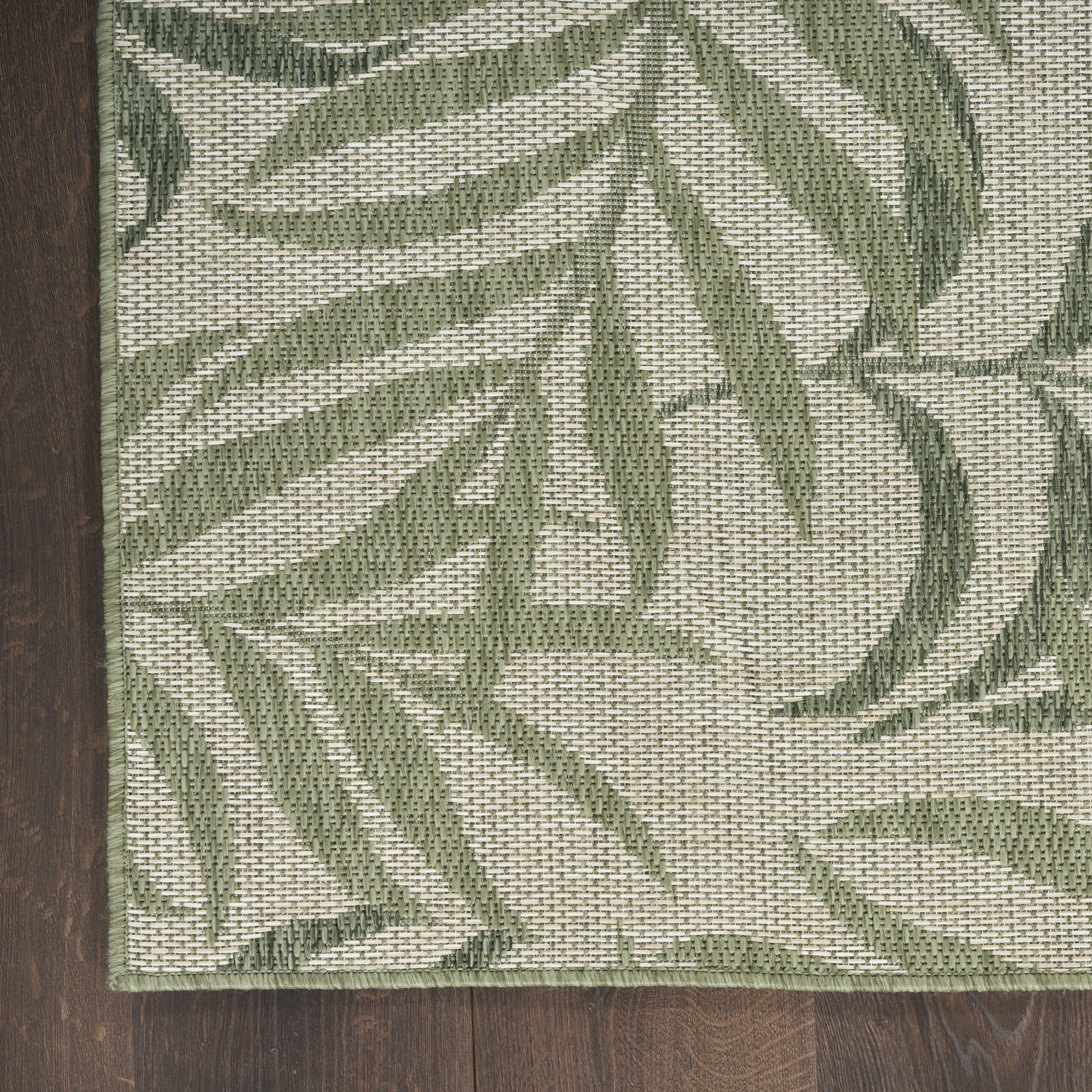 Nourison Garden Oasis Indoor/Outdoor Ivory Green 5' x 7' Area Rug (5x7)
