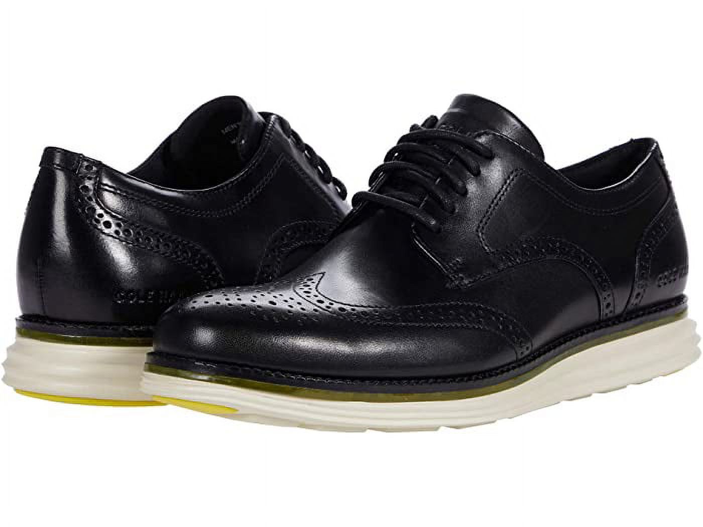Cole Haan Men display picture 3