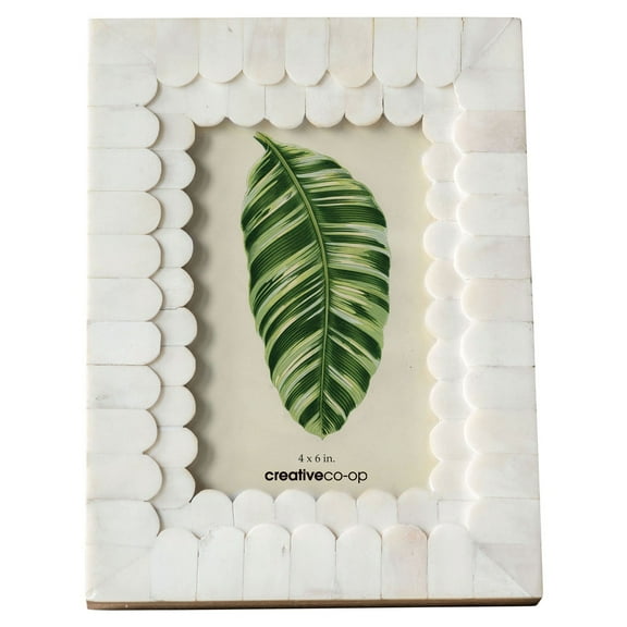 Creative Co-Op White Scalloped Bone & Wood Photo Frame (Holds 4" x 6" Photo)