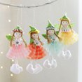 thumbnail image 1 of Adorno de Muñeca Navideña | Muñeca Colgante de Tela Suave | Decoración Festiva Linda para Árbol de Navidad | Versátil para Coronas, Guirnaldas y Centros de Mesa | Ligero y Fácil de Colgar | 1 Pieza, 1 of 3