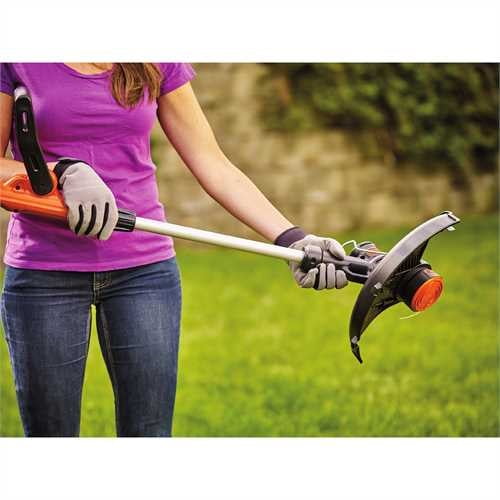 BLACK+DECKER 40V MAX* String Trimmer / Edger and Sweeper Combo (LCC140)