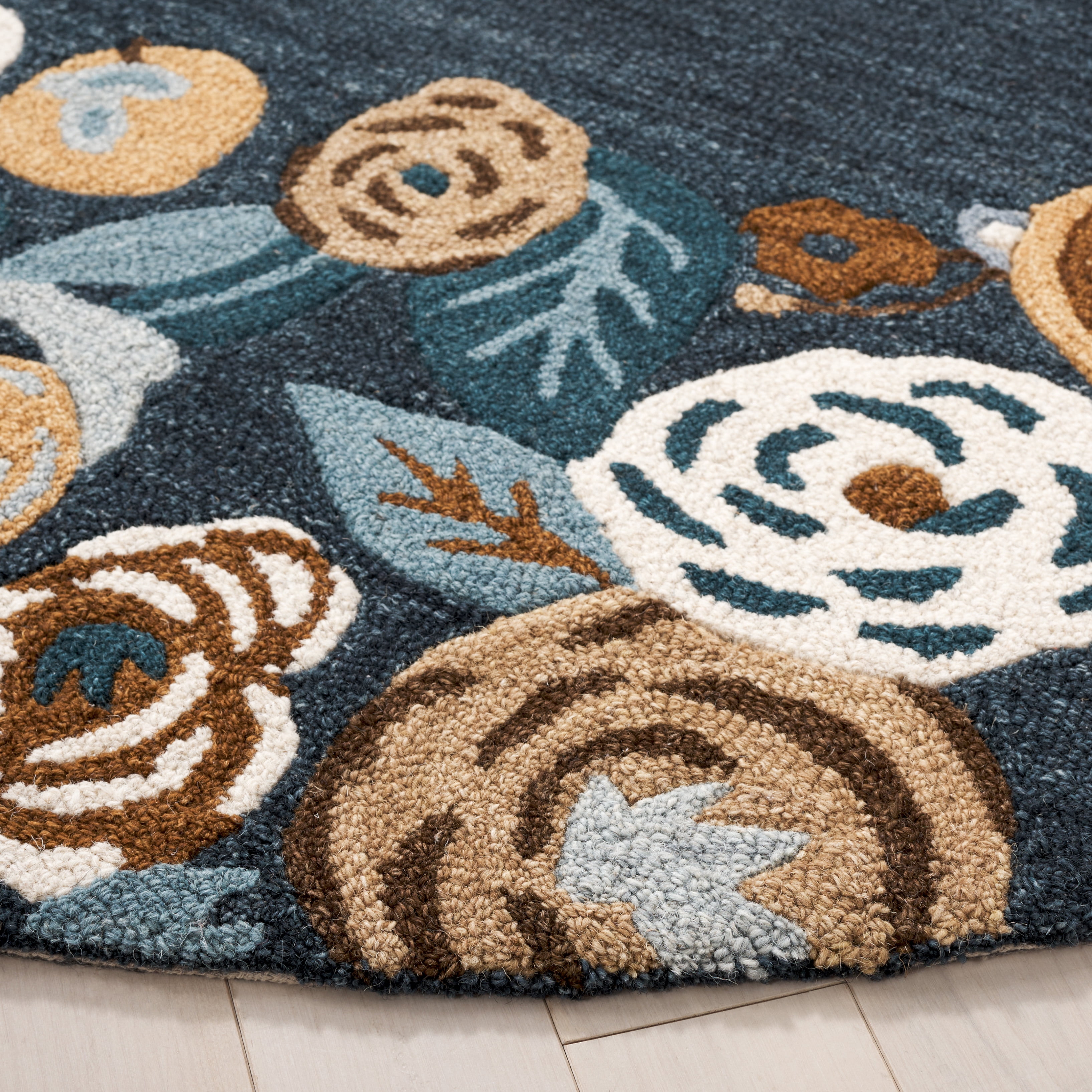 Safavieh Chelsea Trochez Floral Area Rug, Blue/Ivory, 6' x 6' Round