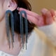 thumbnail image 3 of Pendientes de circonita de nicho de lujo ligero de alta gama de Corea del Sur Pendientes elegantes Pendientes simples retro, 3 of 6