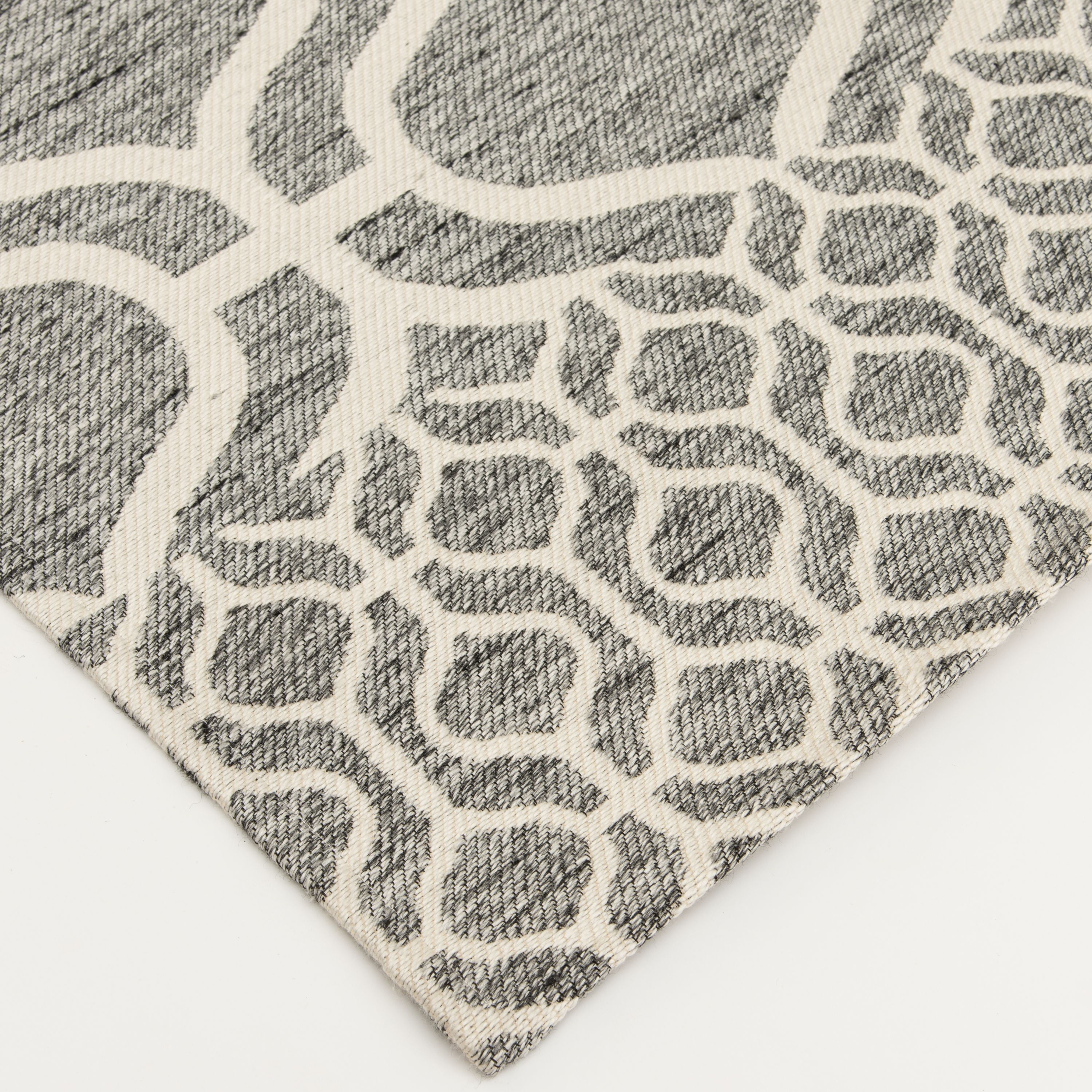 Better Homes & Gardens 6' x 9'" Bordered Ogee Indoor Outdoor Area Rug