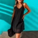 thumbnail image 4 of Vestido corto holgado con tirantes de encaje de color sólido para mujer a la moda de verano para mujer Fridja  hj1251, 4 of 9