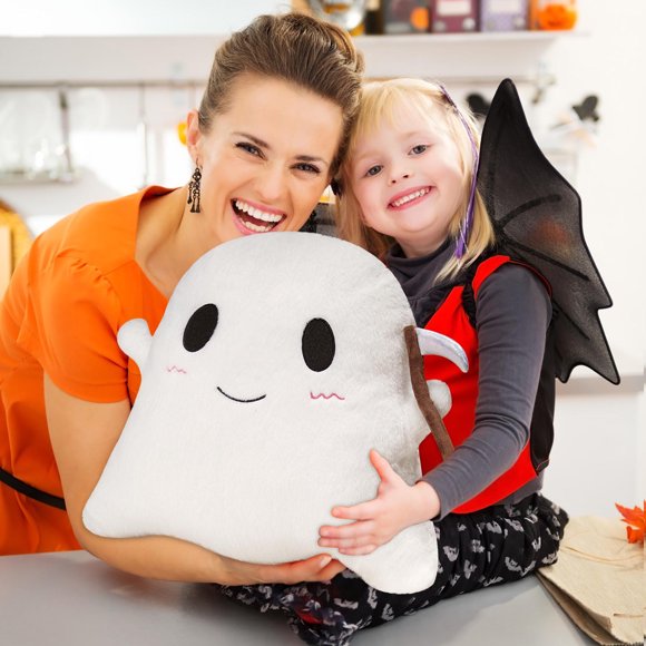 Pisexur Halloween Decor Throw Pillows, Cute Ghost with Scythe-Wielding,White Halloween Ghost Decor, Soft Cozy, Decorative Functional
