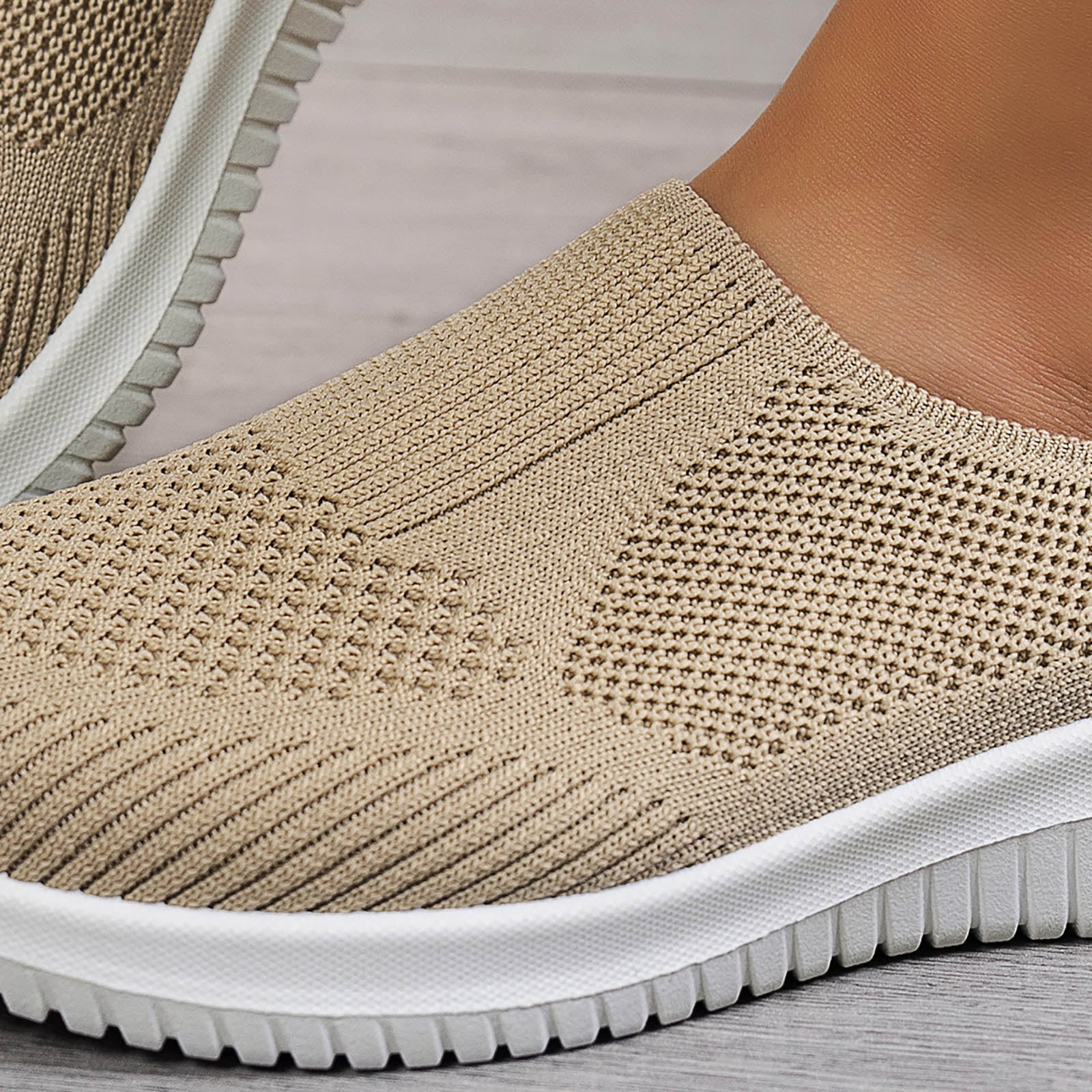 Chenyee Womens Slip On Mules Clogs Lightweight Open Back Walking Shoes Breathable Closed Toe Slides