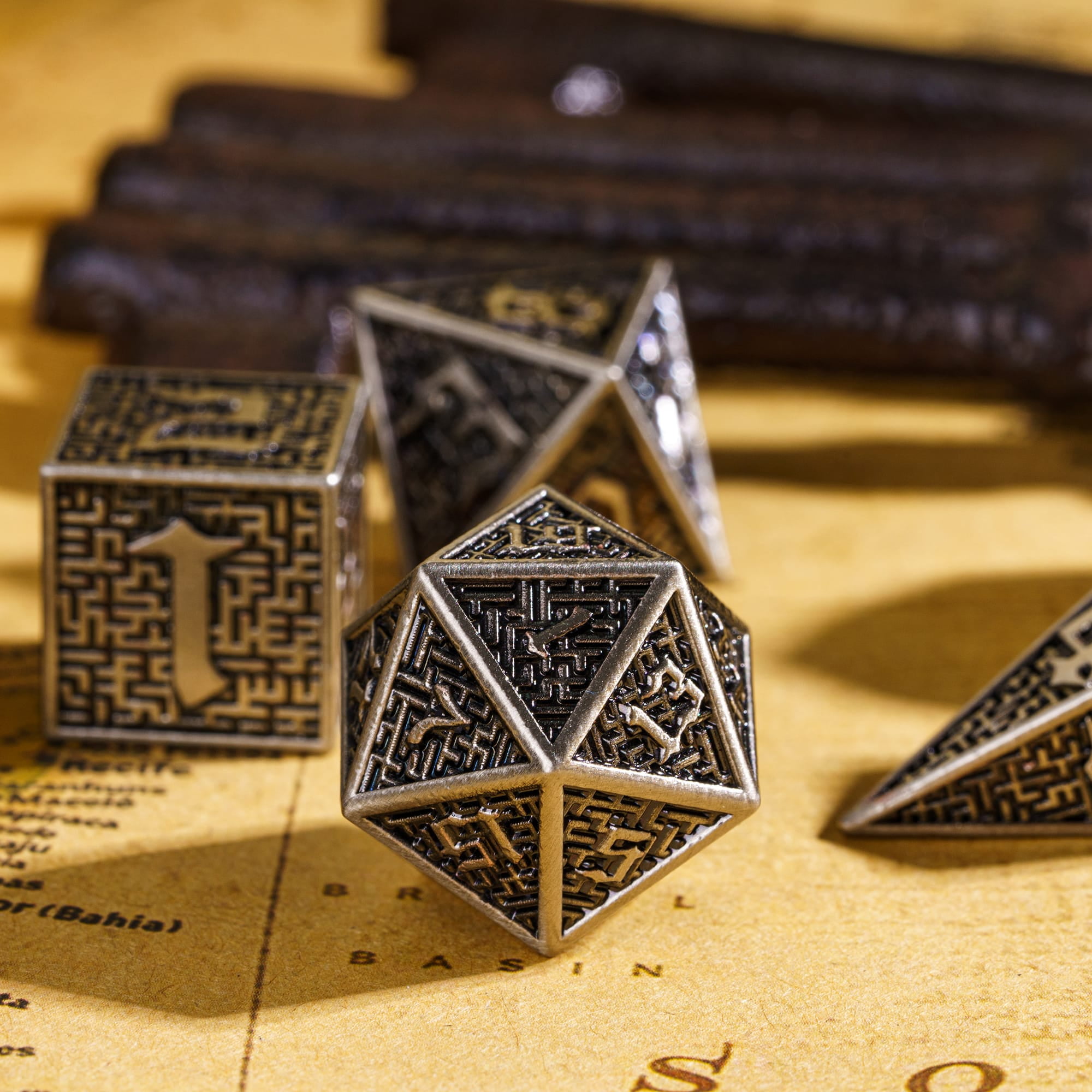 Cusdie 7-Die Metal DND Dice Set, Maze Design Metal Polyhedral D&D Dice Set for DND Dungeons and Dragons TTRPG Role Playing Games