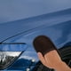 thumbnail image 4 of Guantes de limpieza de forro polar para lustrar zapatos, de alta densidad, con almohadillas de cera para coche, sin rayones y con aplicador de betún., 4 of 7